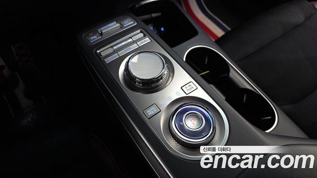 Genesis GV70 2021 — photo 12
