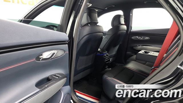 Genesis GV70 2021 — photo 17