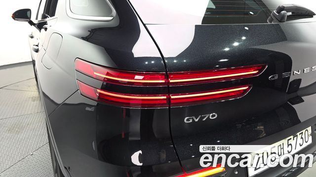 Genesis GV70 2021 — photo 9