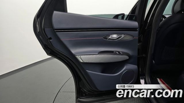 Genesis GV70 2021 — photo 15