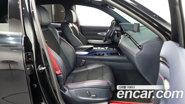 Genesis GV70 2021 — photo 16