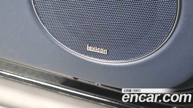 Genesis GV70 2021 — photo 32
