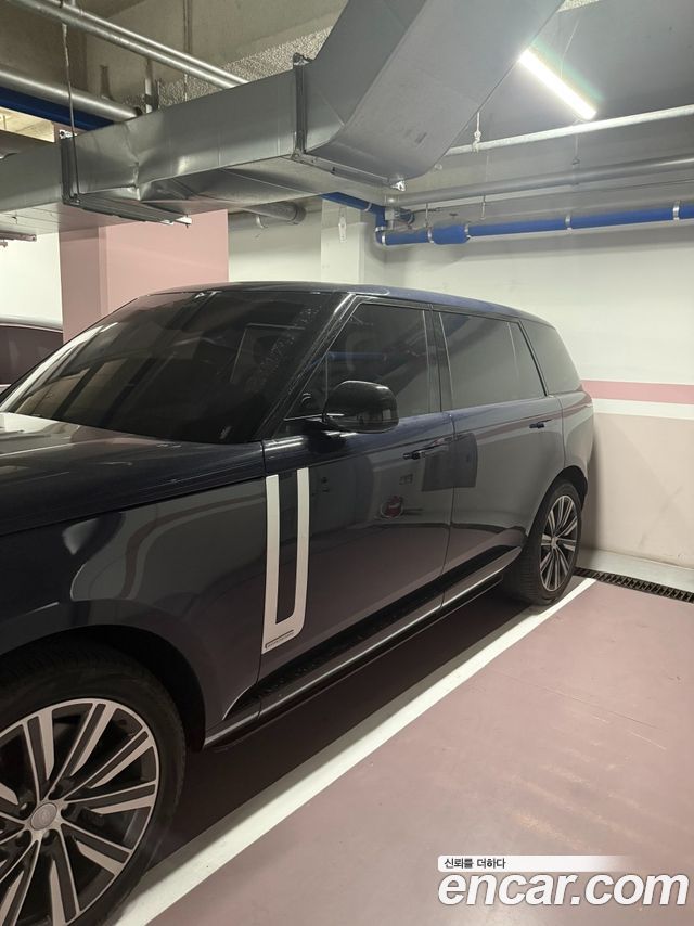 Land Rover Range Rover 2023 — photo 2