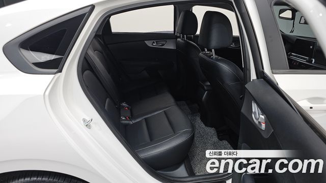 Kia K3 2024 — photo 17