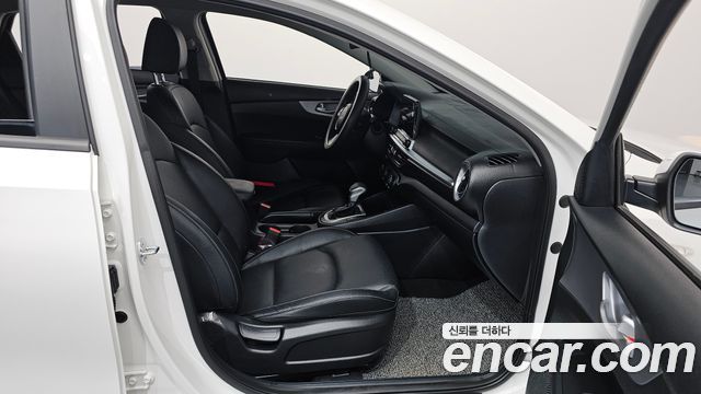 Kia K3 2024 — photo 16