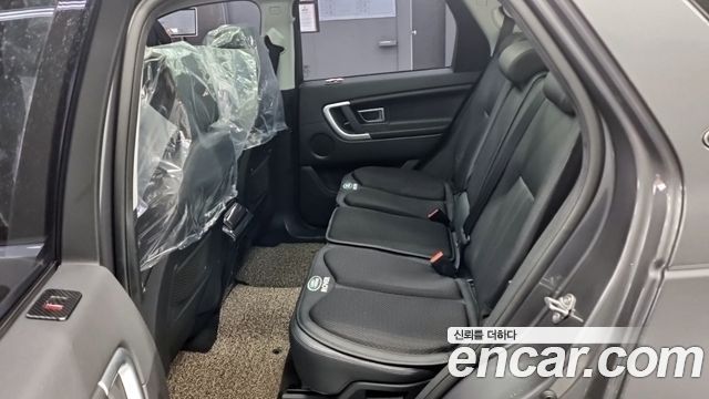 Land Rover Discovery Sport 2017 — photo 8