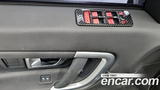 Land Rover Discovery Sport 2017 — photo 15