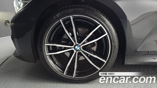 BMW 3-Series 2021 — photo 5