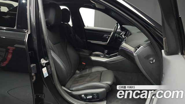 BMW 3-Series 2021 — photo 10