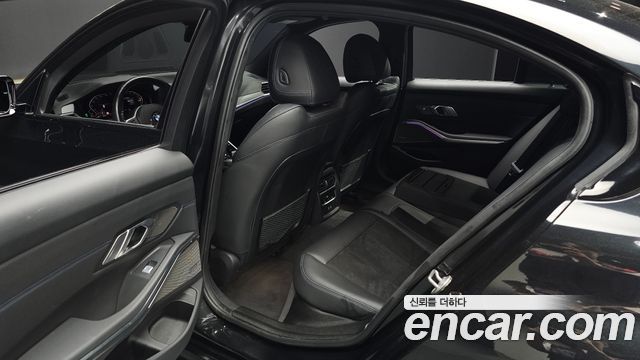 BMW 3-Series 2021 — photo 12