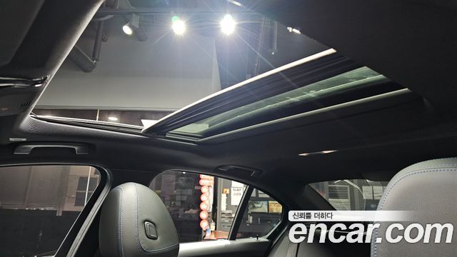 BMW 3-Series 2021 — photo 19