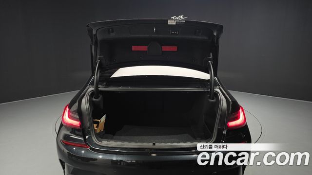 BMW 3-Series 2021 — photo 20