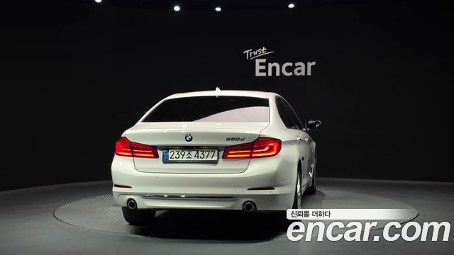 BMW 5-Series 2018 — photo 4