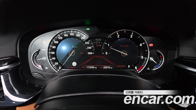 BMW 5-Series 2018 — photo 11