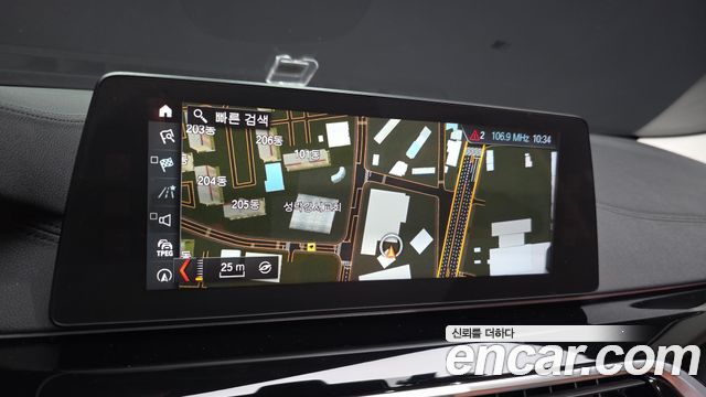 BMW 5-Series 2018 — photo 20