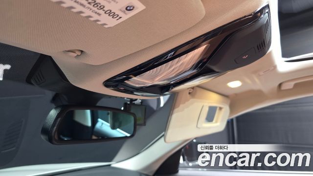 BMW 5-Series 2018 — photo 29