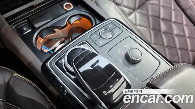Mercedes-Benz GLS-Class 2017 — photo 9