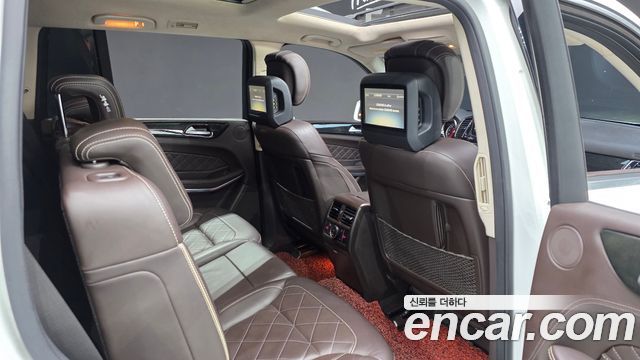 Mercedes-Benz GLS-Class 2017 — photo 11