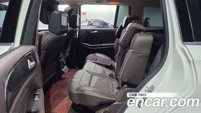 Mercedes-Benz GLS-Class 2017 — photo 12