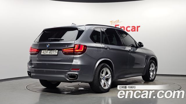 BMW X5 2018 — photo 2