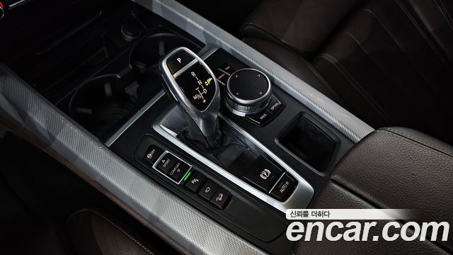 BMW X5 2018 — photo 9