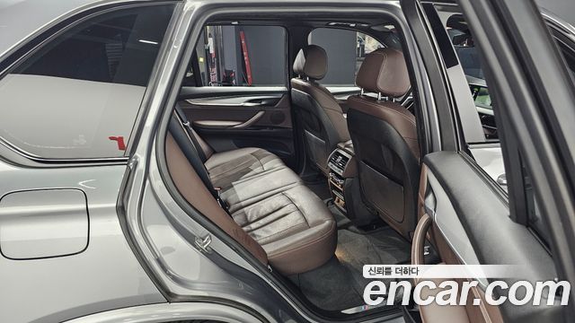 BMW X5 2018 — photo 11