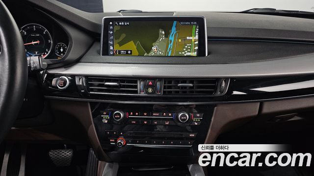 BMW X5 2018 — photo 16