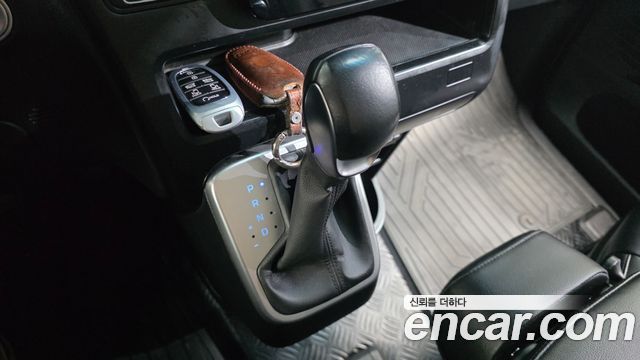 Hyundai Staria 2022 — photo 12