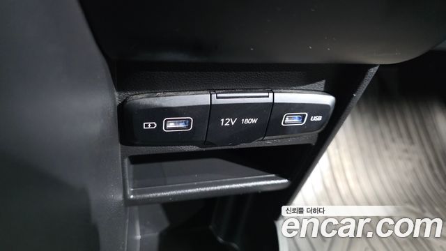 Hyundai Staria 2022 — photo 21