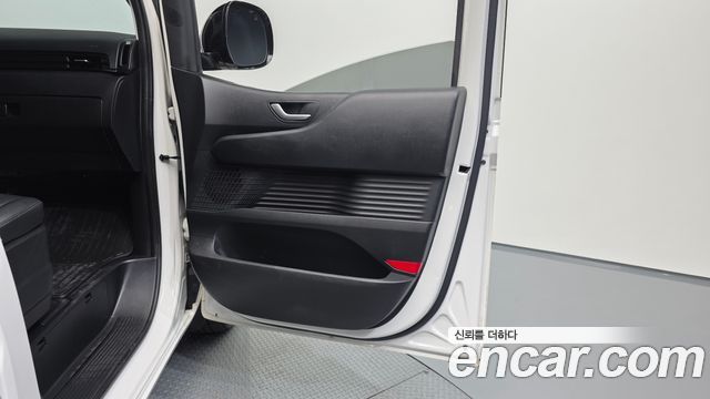 Hyundai Staria 2022 — photo 15