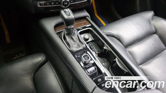 Volvo XC90 2017 — photo 9