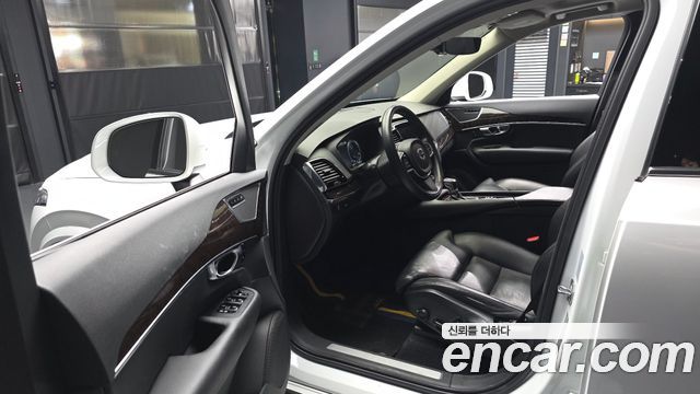 Volvo XC90 2017 — photo 10