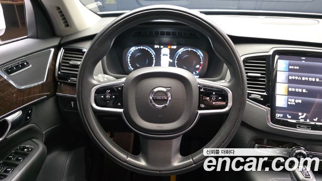 Volvo XC90 2017 — photo 13