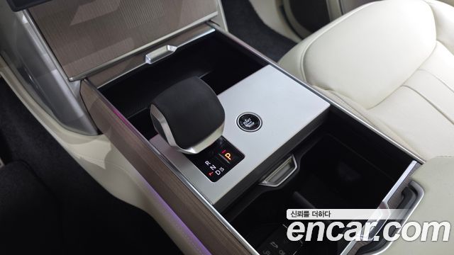 Land Rover Range Rover 2025 — photo 9