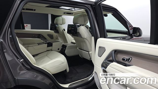Land Rover Range Rover 2025 — photo 12