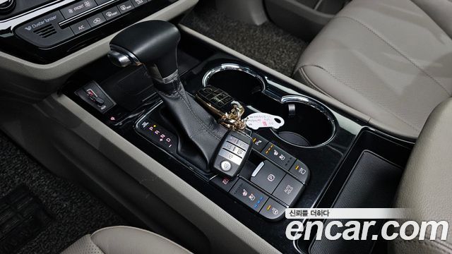 Kia Canival 2019 — photo 9