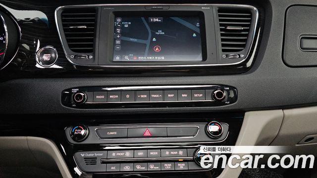 Kia Canival 2019 — photo 16