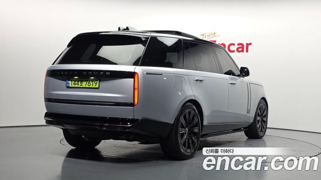 Land Rover Range Rover 2025 — photo 2