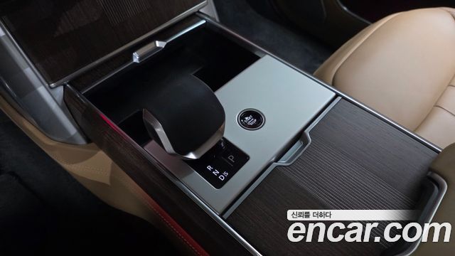 Land Rover Range Rover 2025 — photo 9
