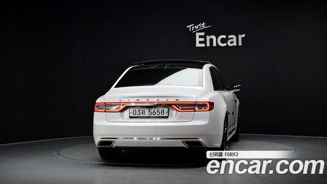 Lincoln Continental 2018 — photo 4