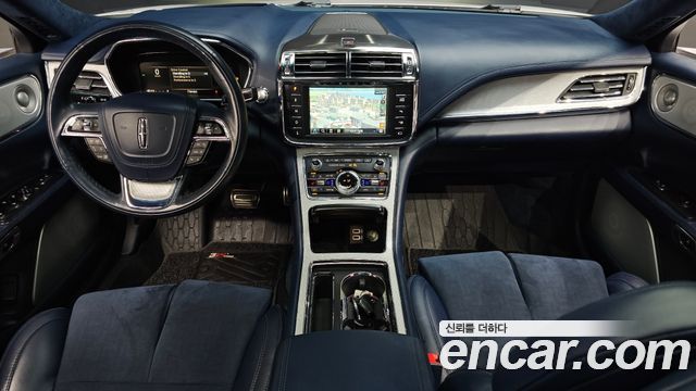 Lincoln Continental 2018 — photo 10