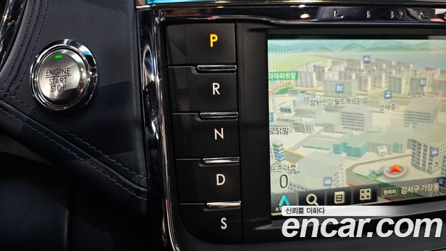 Lincoln Continental 2018 — photo 12