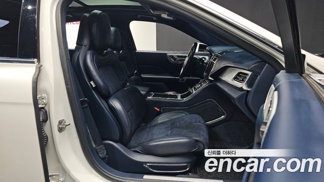 Lincoln Continental 2018 — photo 13