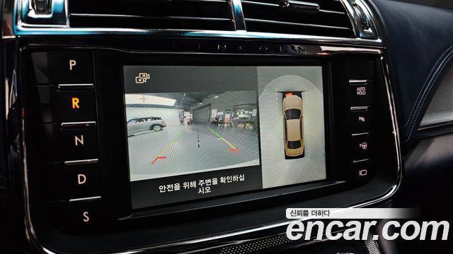 Lincoln Continental 2018 — photo 21