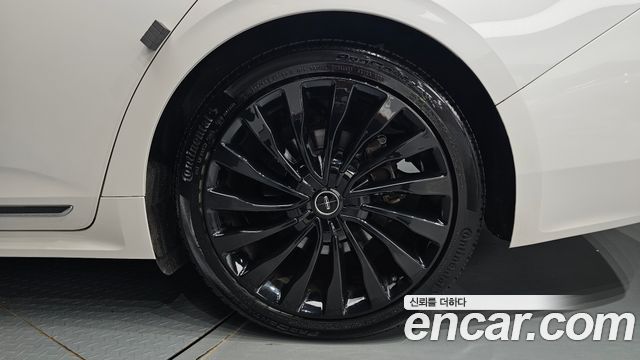 Lincoln Continental 2018 — photo 7