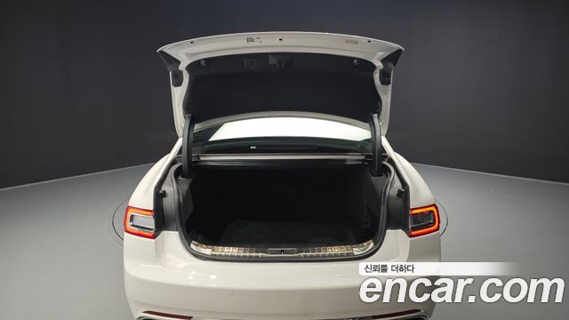 Lincoln Continental 2018 — photo 28