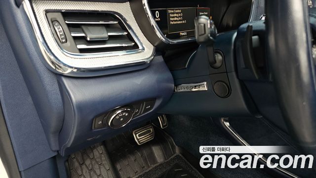 Lincoln Continental 2018 — photo 29