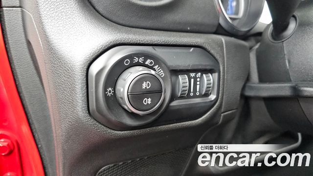 Jeep Wrangler 2019 — photo 19