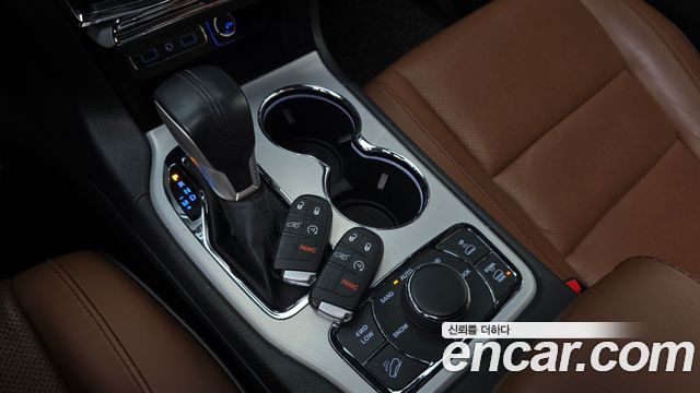 Jeep Cherokee 2021 — photo 12