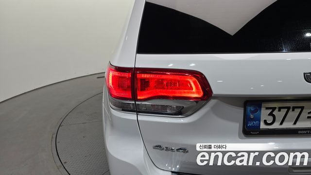 Jeep Cherokee 2021 — photo 9